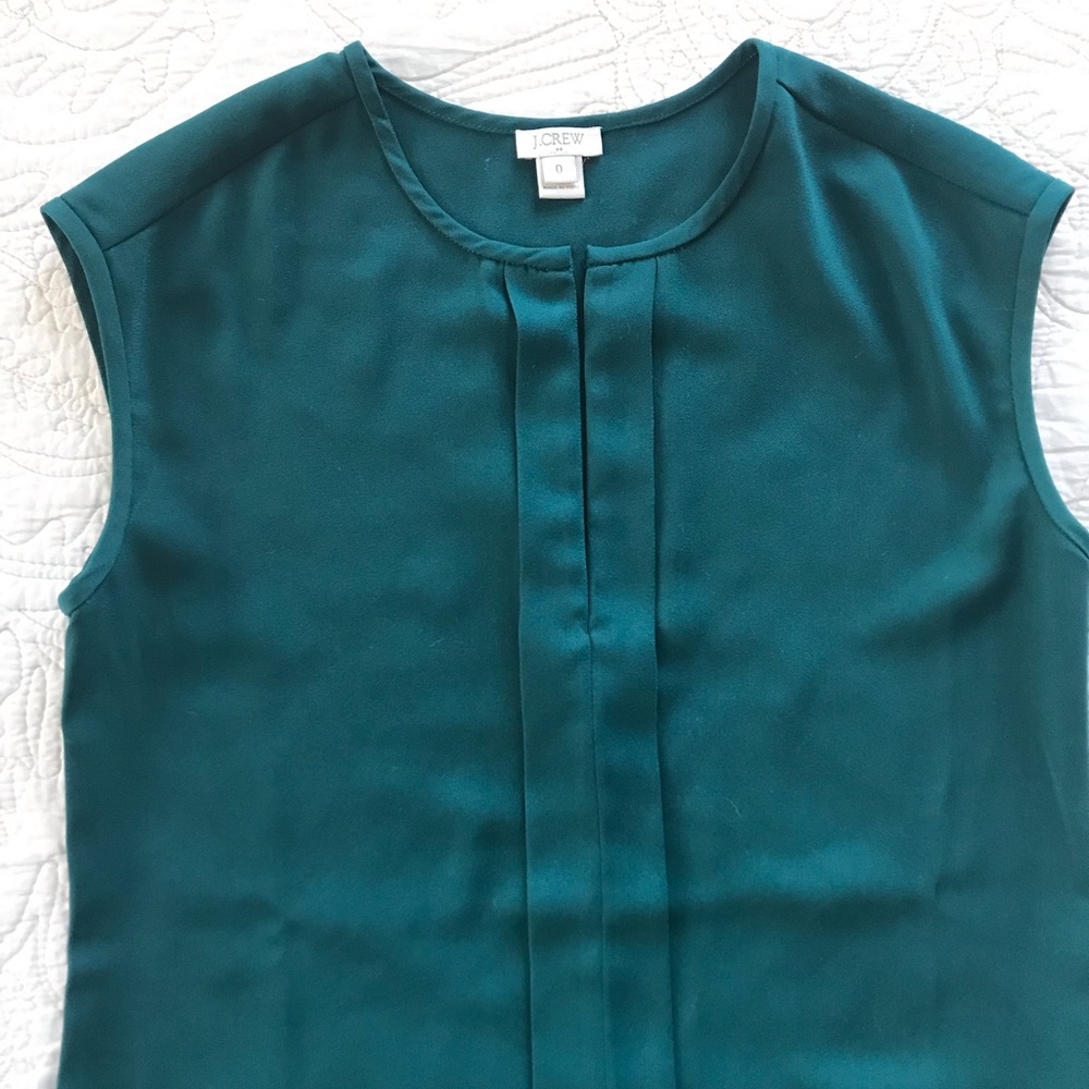 Sleeveless blouse